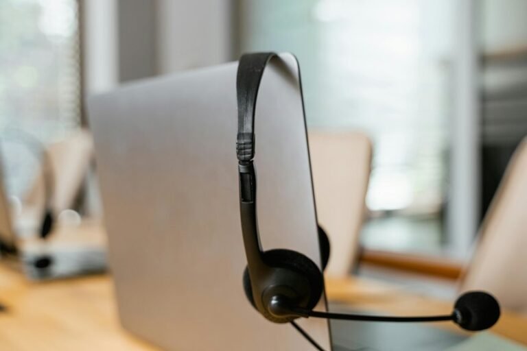 support hotline for businesses